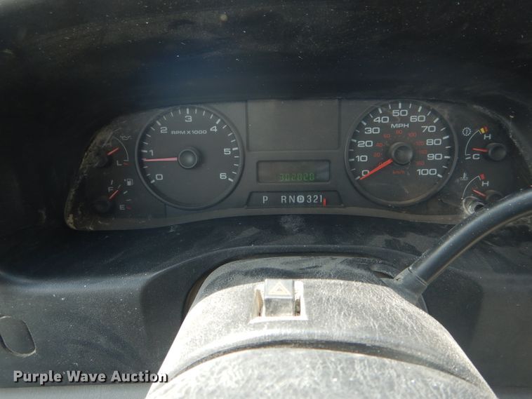 image for item DF3152 2006 Ford F250 Super Duty XL  pickup truck