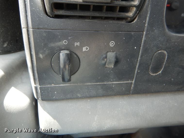 image for item DF3152 2006 Ford F250 Super Duty XL  pickup truck