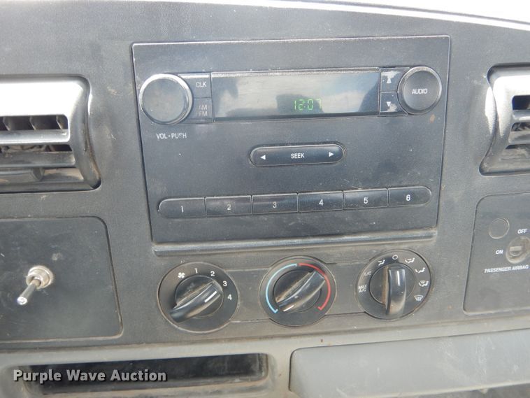 image for item DF3152 2006 Ford F250 Super Duty XL  pickup truck