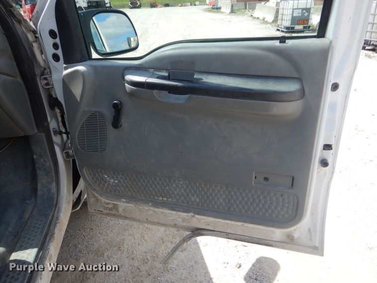 image for item DF3152 2006 Ford F250 Super Duty XL  pickup truck