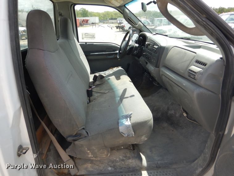 image for item DF3152 2006 Ford F250 Super Duty XL  pickup truck