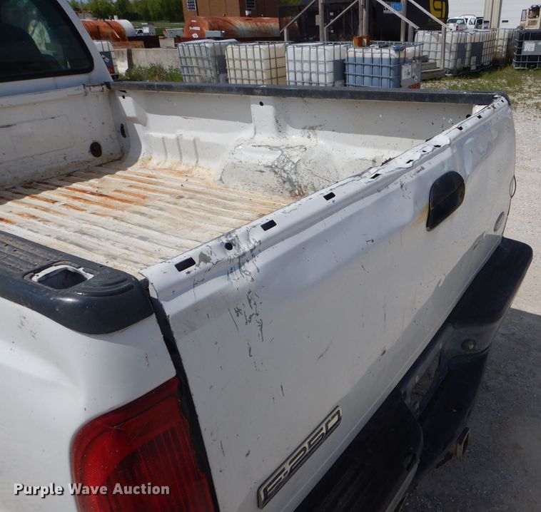 image for item DF3152 2006 Ford F250 Super Duty XL  pickup truck