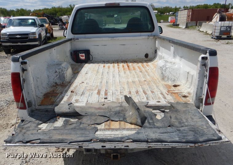 image for item DF3152 2006 Ford F250 Super Duty XL  pickup truck