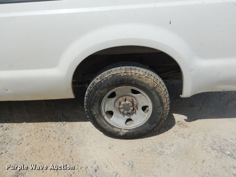 image for item DF3152 2006 Ford F250 Super Duty XL  pickup truck