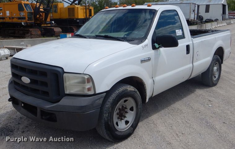 image for item DF3154 2006 Ford F250 Super Duty XL  pickup truck