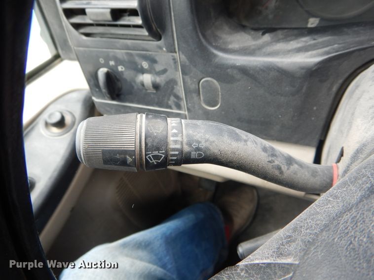 image for item DF3154 2006 Ford F250 Super Duty XL  pickup truck