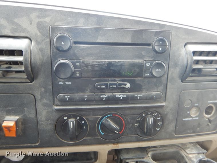 image for item DF3154 2006 Ford F250 Super Duty XL  pickup truck