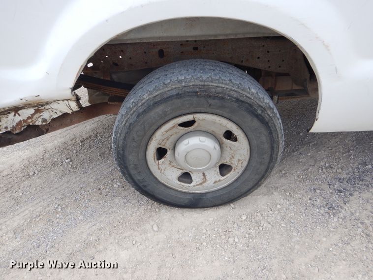 image for item DF3154 2006 Ford F250 Super Duty XL  pickup truck