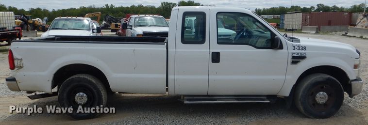 image for item DF3155 2006 Ford F250 Super Duty XL  pickup truck