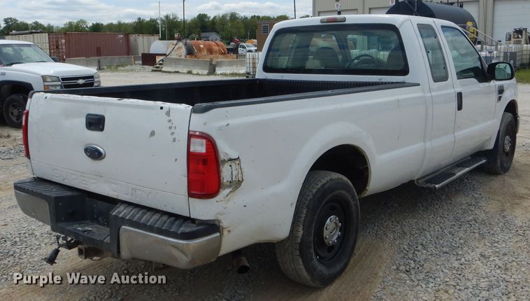image for item DF3155 2006 Ford F250 Super Duty XL  pickup truck
