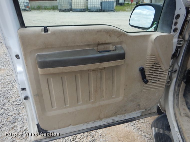 image for item DF3155 2006 Ford F250 Super Duty XL  pickup truck