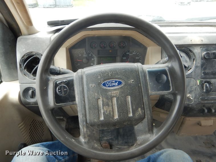 image for item DF3155 2006 Ford F250 Super Duty XL  pickup truck