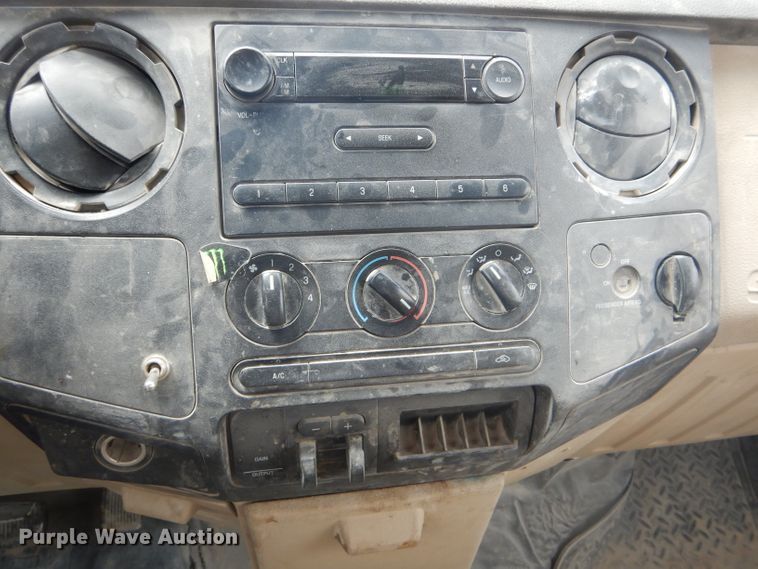 image for item DF3155 2006 Ford F250 Super Duty XL  pickup truck