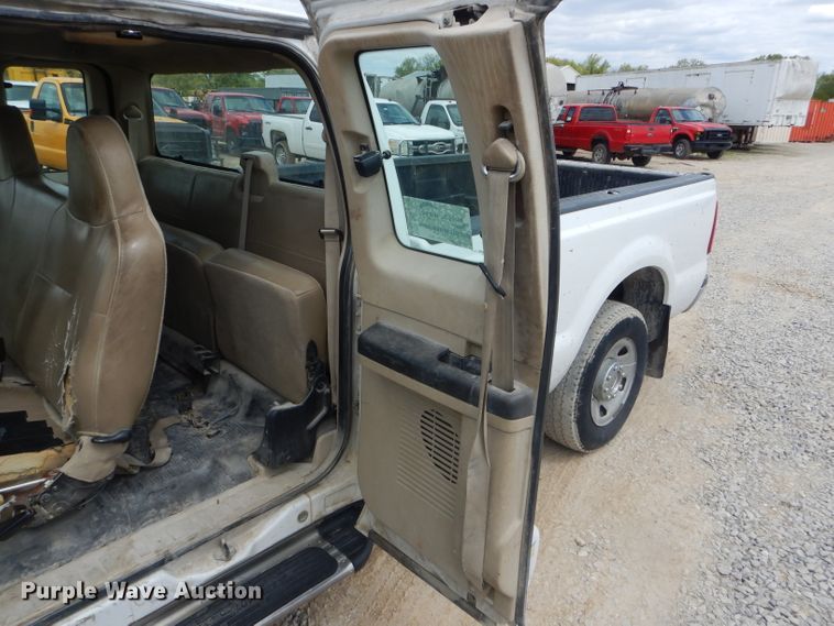 image for item DF3155 2006 Ford F250 Super Duty XL  pickup truck