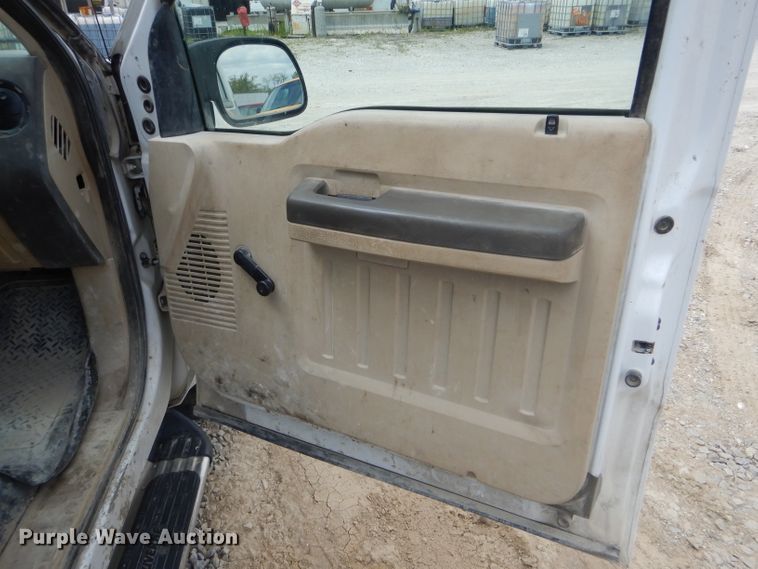 image for item DF3155 2006 Ford F250 Super Duty XL  pickup truck