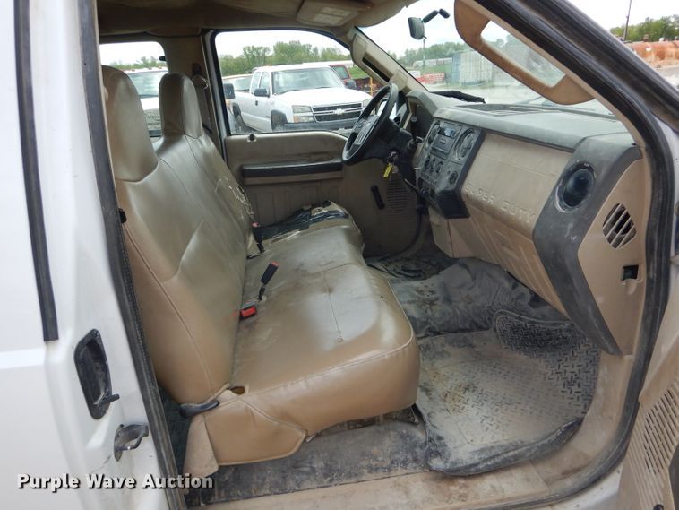 image for item DF3155 2006 Ford F250 Super Duty XL  pickup truck