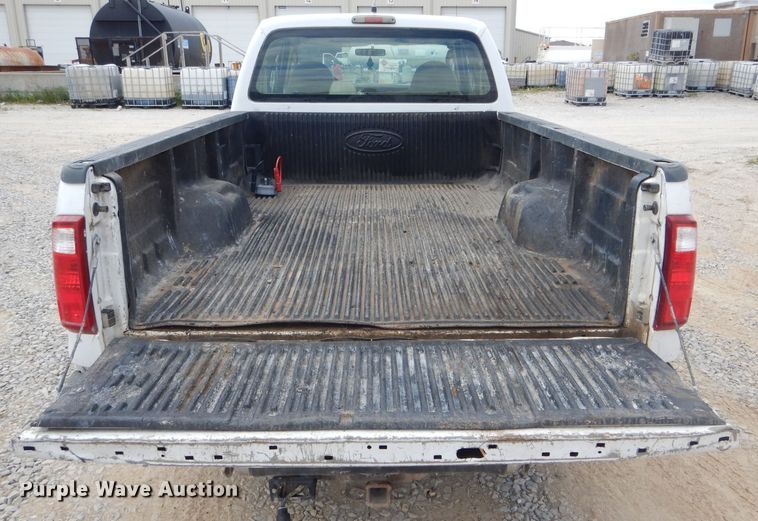 image for item DF3155 2006 Ford F250 Super Duty XL  pickup truck