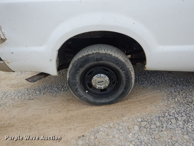 image for item DF3155 2006 Ford F250 Super Duty XL  pickup truck