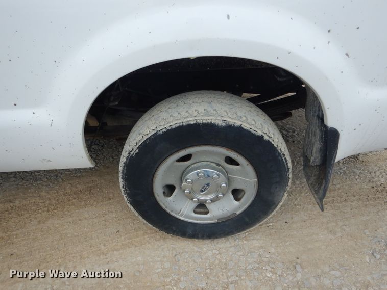 image for item DF3155 2006 Ford F250 Super Duty XL  pickup truck