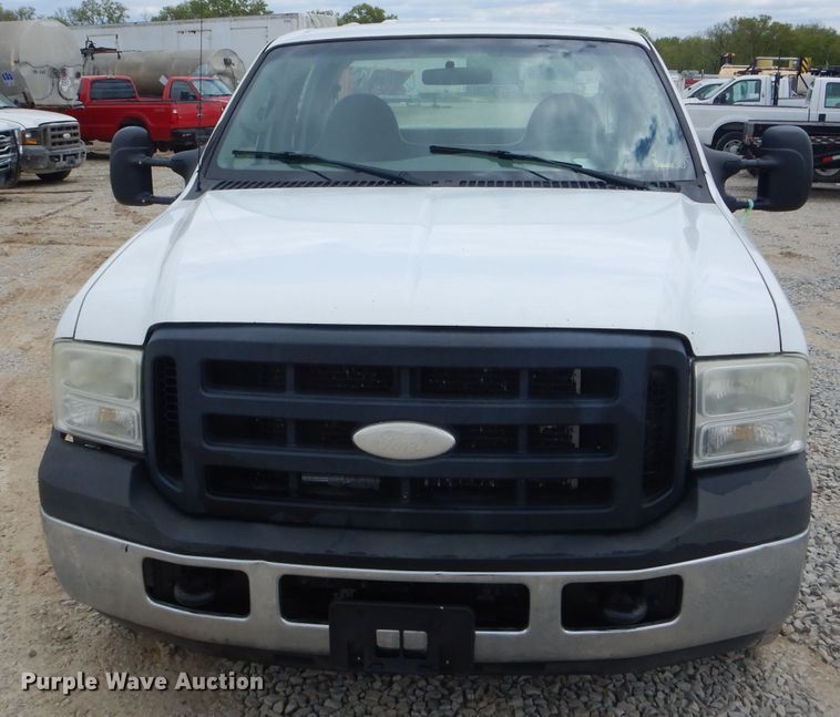 image for item DF3156 2006 Ford F350 Super Duty XL  Crew Cab pickup truck