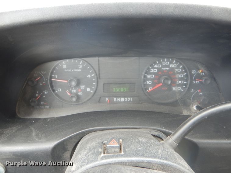 image for item DF3156 2006 Ford F350 Super Duty XL  Crew Cab pickup truck