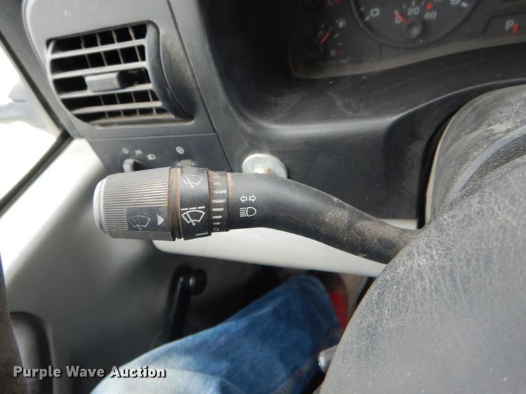 image for item DF3156 2006 Ford F350 Super Duty XL  Crew Cab pickup truck