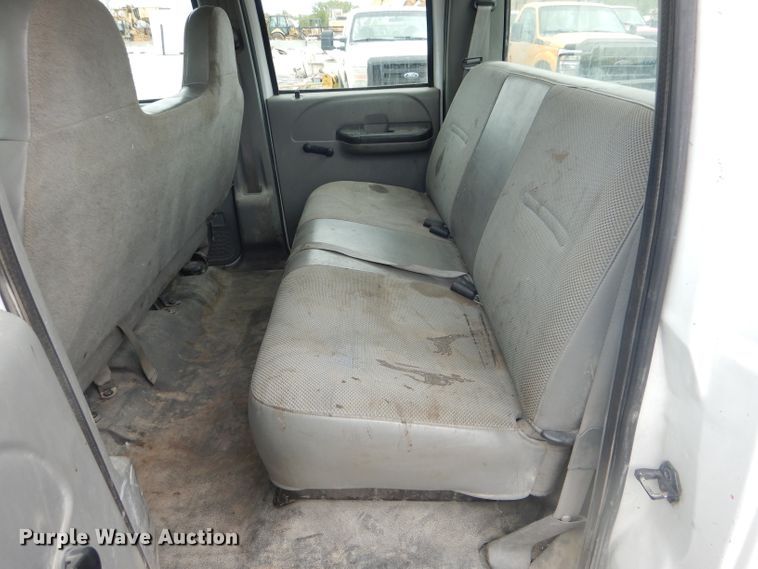 image for item DF3156 2006 Ford F350 Super Duty XL  Crew Cab pickup truck