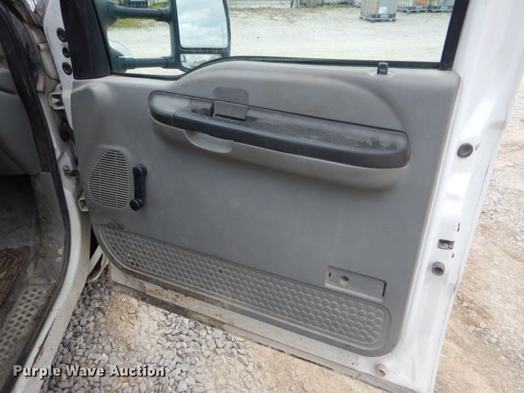 image for item DF3156 2006 Ford F350 Super Duty XL  Crew Cab pickup truck