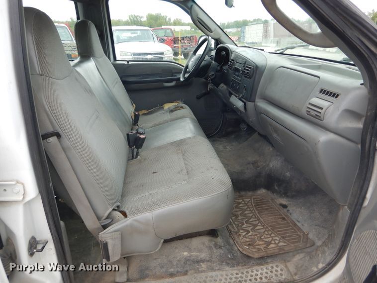 image for item DF3156 2006 Ford F350 Super Duty XL  Crew Cab pickup truck