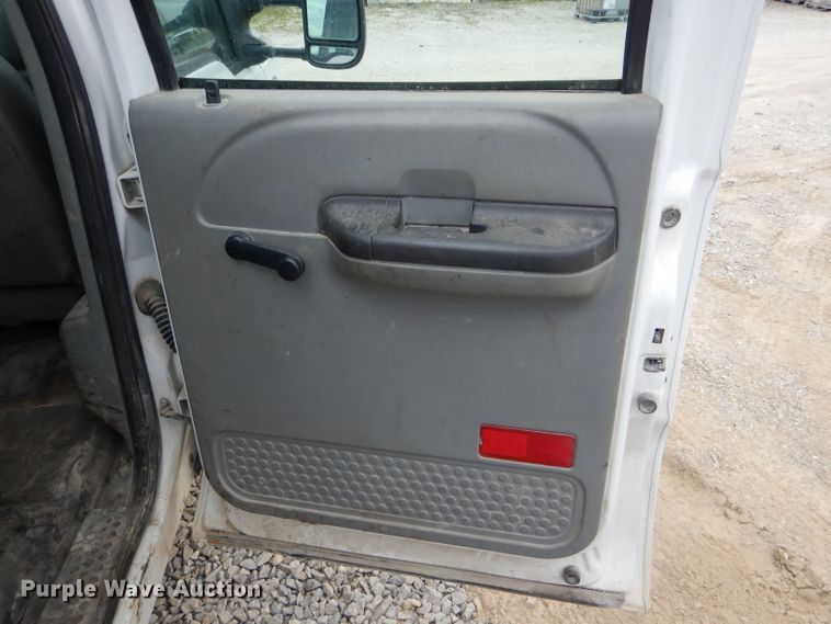 image for item DF3156 2006 Ford F350 Super Duty XL  Crew Cab pickup truck