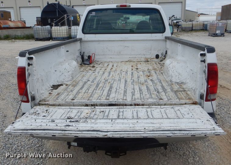 image for item DF3156 2006 Ford F350 Super Duty XL  Crew Cab pickup truck