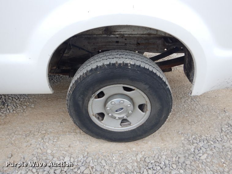 image for item DF3156 2006 Ford F350 Super Duty XL  Crew Cab pickup truck