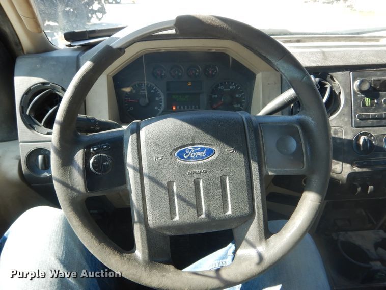 image for item DF3157 2009 Ford F250 Super Duty XL  pickup truck