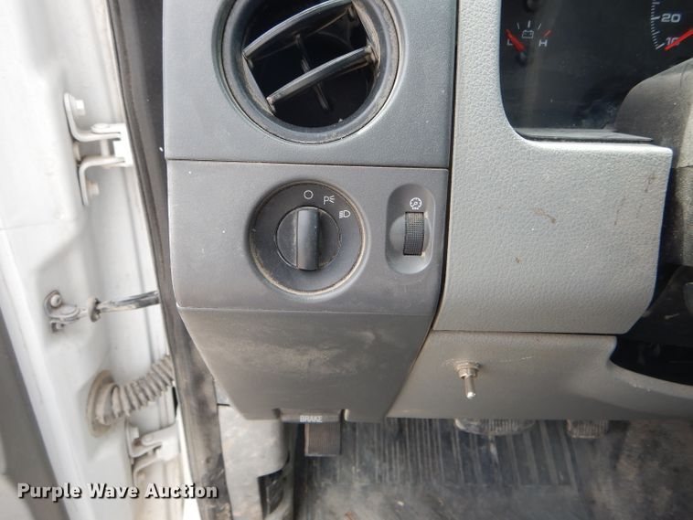 image for item DF3160 2006 Ford F150 XL  SuperCab pickup truck