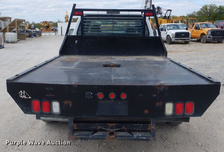 image for item DF3161 2001 Ford F550 Super Duty XL Crew Cab flatbed truck
