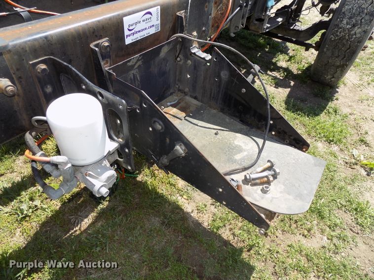 image for item DG2575 International 4700 truck chassis