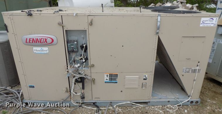 image for item DG2586 Lennox Humiditrol LGA090H2BS3G roof top air conditioner