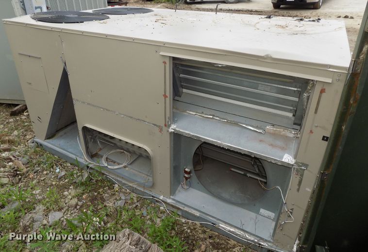 image for item DG2586 Lennox Humiditrol LGA090H2BS3G roof top air conditioner