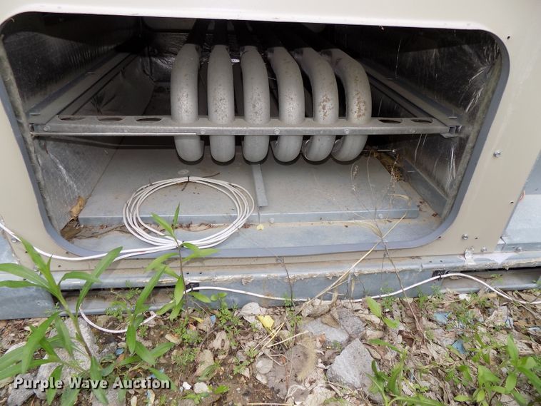 image for item DG2586 Lennox Humiditrol LGA090H2BS3G roof top air conditioner