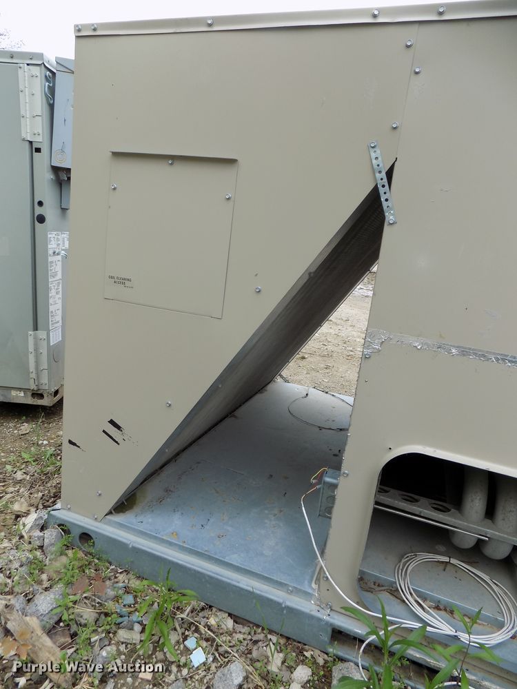 image for item DG2586 Lennox Humiditrol LGA090H2BS3G roof top air conditioner