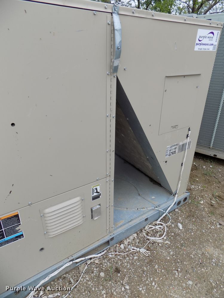 image for item DG2586 Lennox Humiditrol LGA090H2BS3G roof top air conditioner