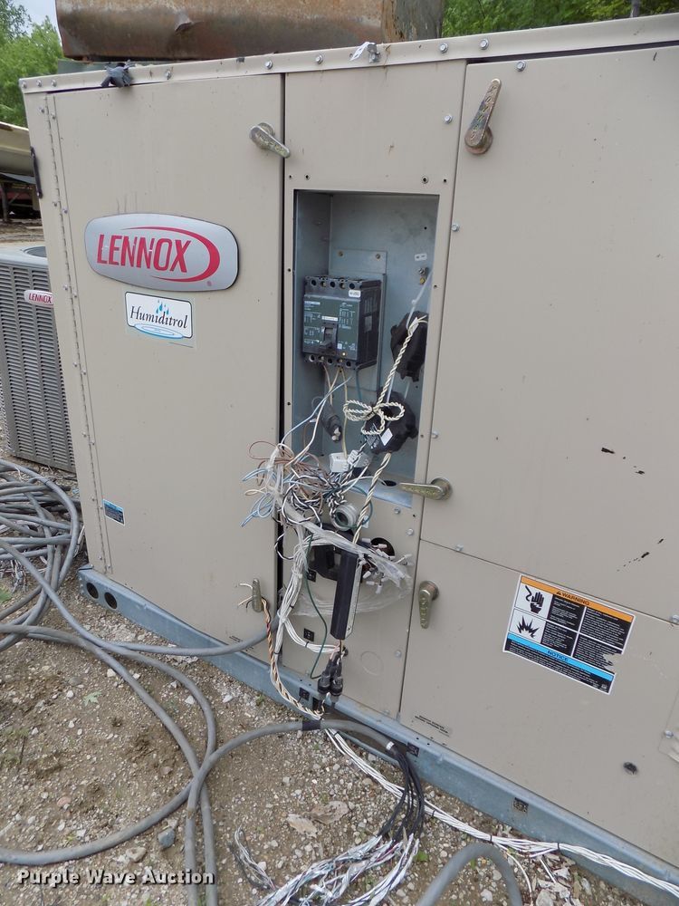 image for item DG2586 Lennox Humiditrol LGA090H2BS3G roof top air conditioner