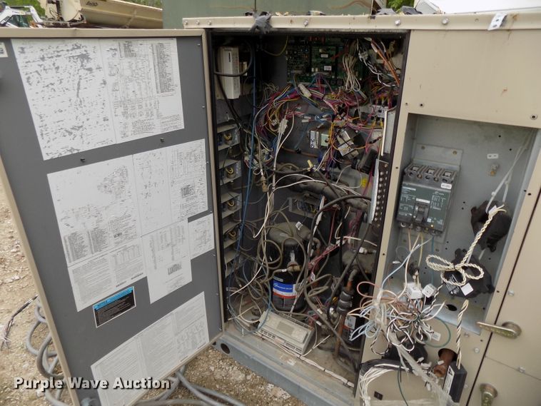 image for item DG2586 Lennox Humiditrol LGA090H2BS3G roof top air conditioner