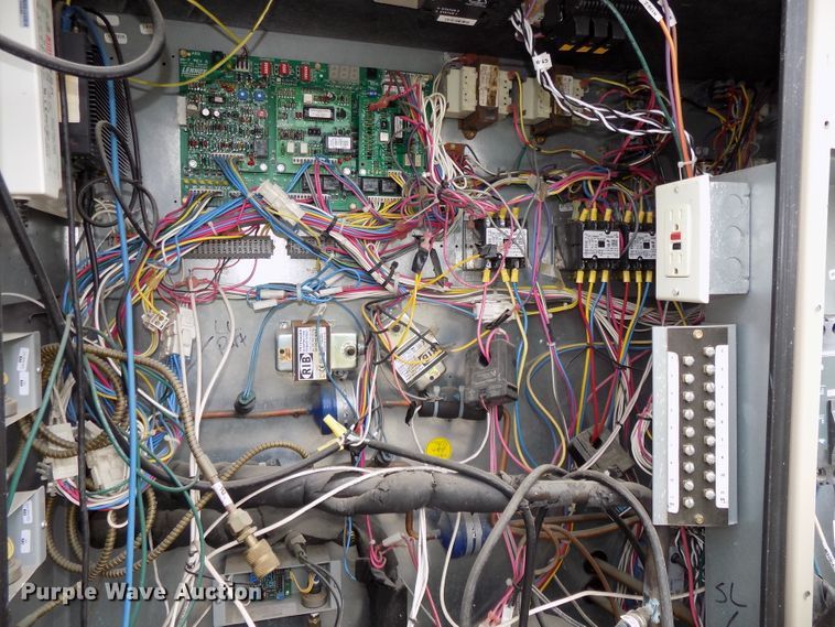 image for item DG2586 Lennox Humiditrol LGA090H2BS3G roof top air conditioner