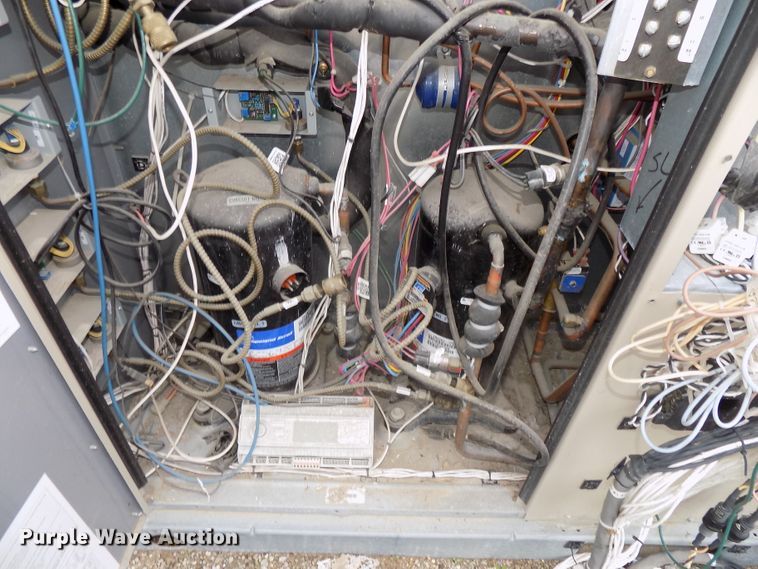 image for item DG2586 Lennox Humiditrol LGA090H2BS3G roof top air conditioner