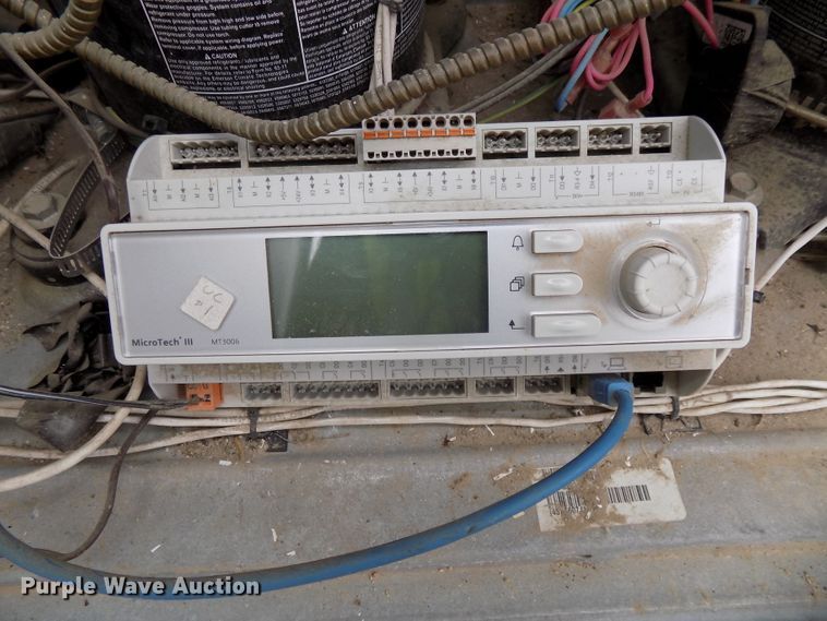 image for item DG2586 Lennox Humiditrol LGA090H2BS3G roof top air conditioner