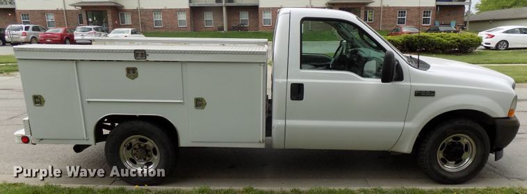 image for item DG2589 2003 Ford F250 Super Duty  utility bed pickup truck