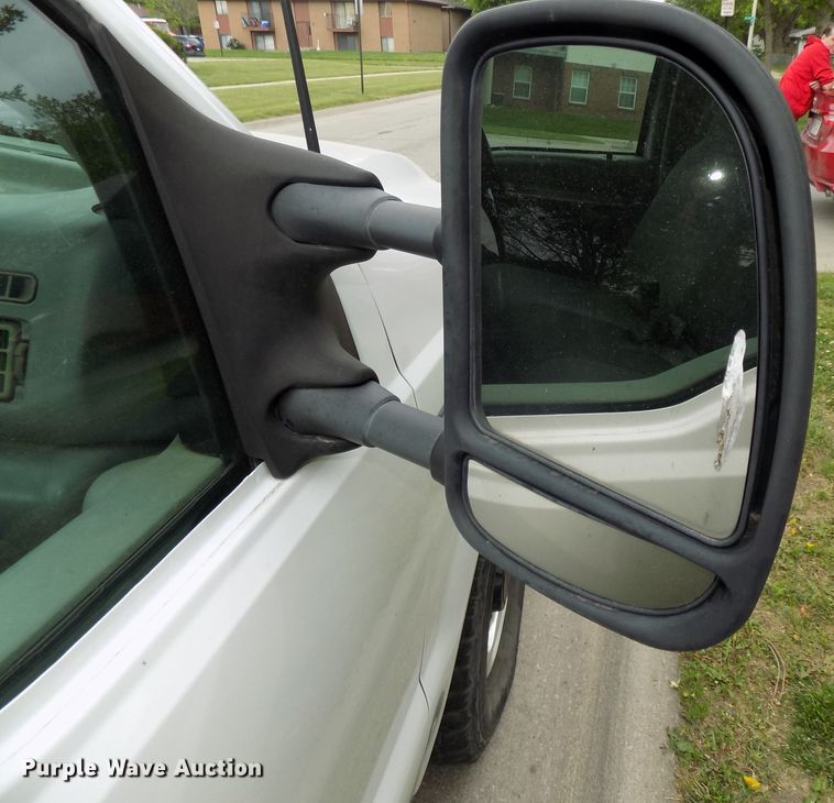 image for item DG2589 2003 Ford F250 Super Duty  utility bed pickup truck