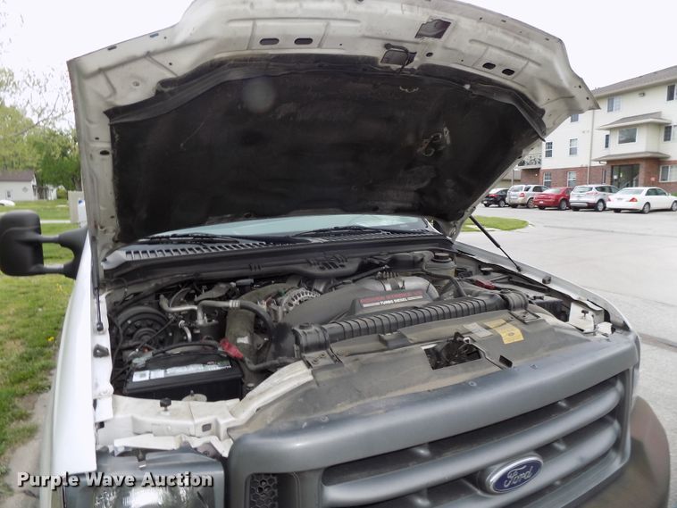 image for item DG2589 2003 Ford F250 Super Duty  utility bed pickup truck