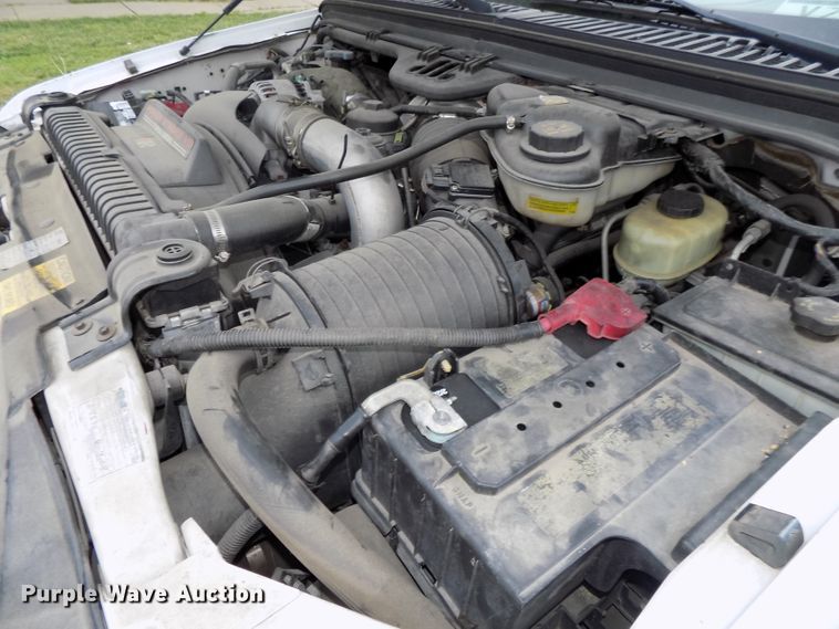 image for item DG2589 2003 Ford F250 Super Duty  utility bed pickup truck